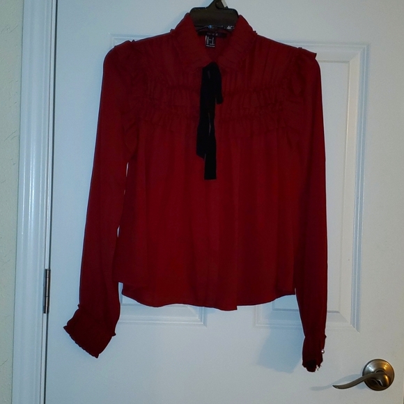 Blouse - Picture 1 of 7